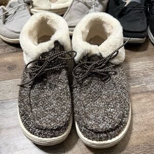 Hey Dude Britt Cozy Brown Knit Fur-Lined Shoes- 8